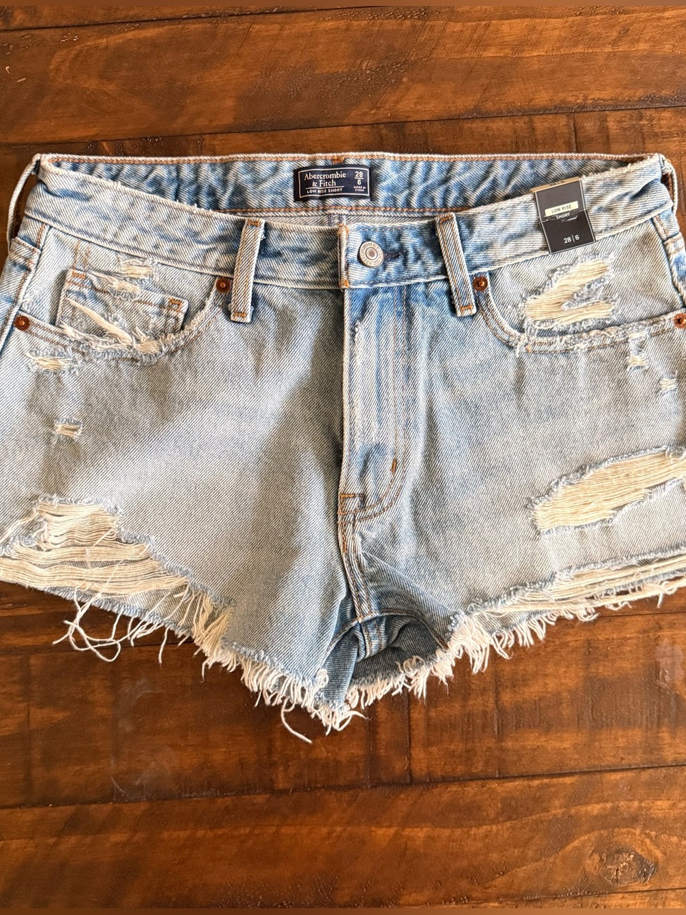 Abercrombie & Fitch Low Rise Distressed Shorts, Women’s Size 28